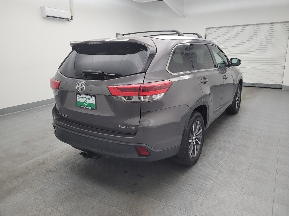 2017 Toyota Highlander in Miamisburg, OH 45342 - 18066324 9