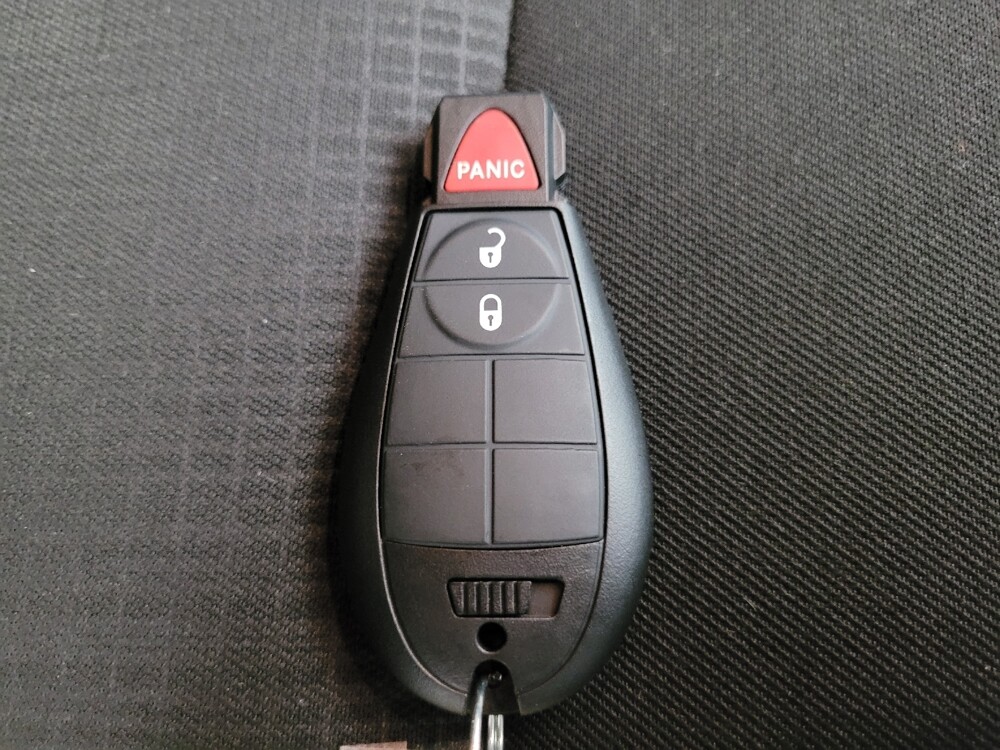 2015 Jeep Cherokee in Des Moines, IA 50310 - 18066355 32