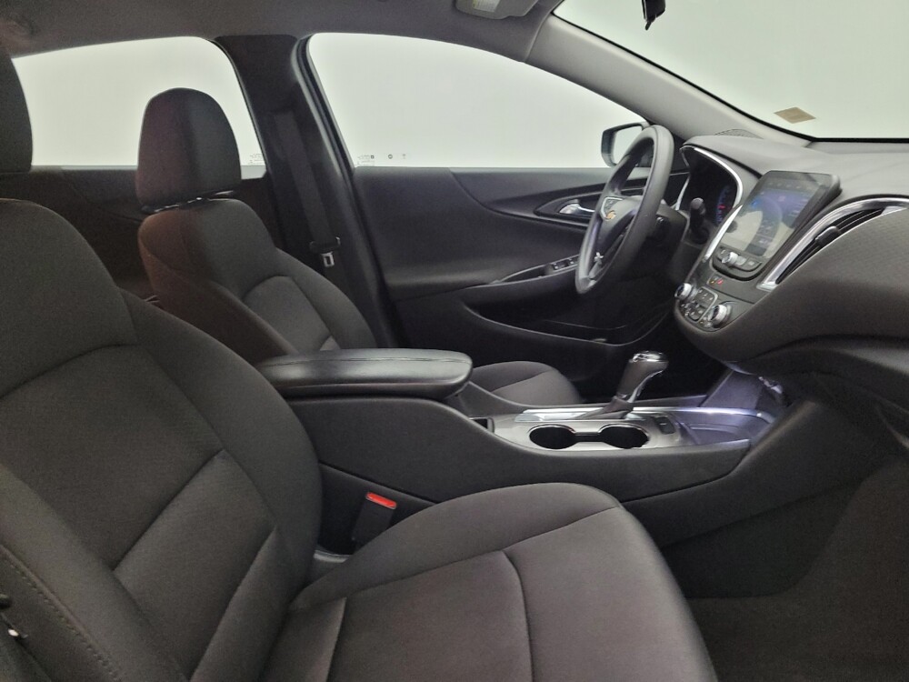 2020 Chevrolet Malibu in Fairfield, OH 45014 - 18066499 21