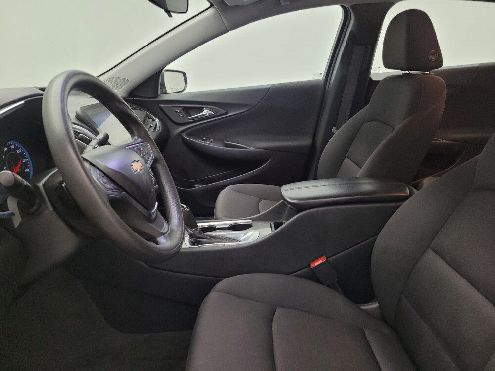 2020 Chevrolet Malibu in Fairfield, OH 45014 - 18066499 17