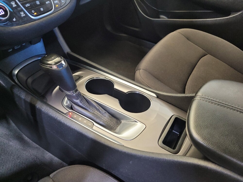 2020 Chevrolet Malibu in Fairfield, OH 45014 - 18066499 26