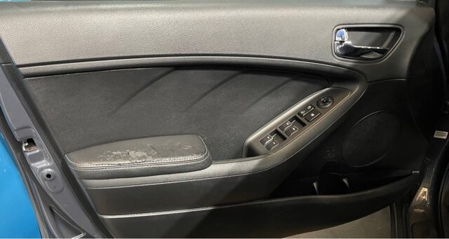 2016 Kia Forte in Conyers, GA 30094 - 18066537 9