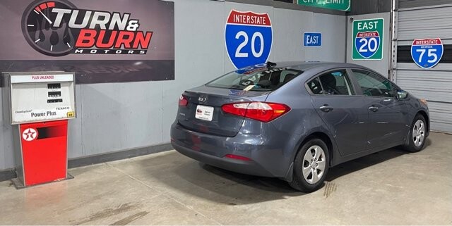2016 Kia Forte in Conyers, GA 30094 - 18066537 4