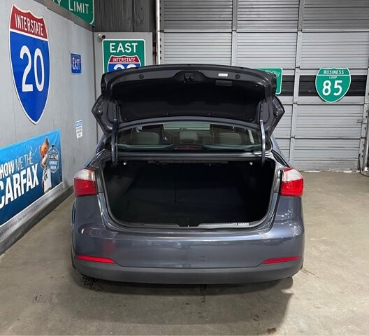 2016 Kia Forte in Conyers, GA 30094 - 18066537 7