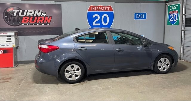 2016 Kia Forte in Conyers, GA 30094 - 18066537 5