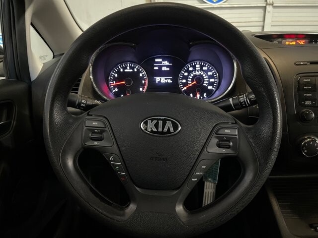 2016 Kia Forte in Conyers, GA 30094 - 18066537 12