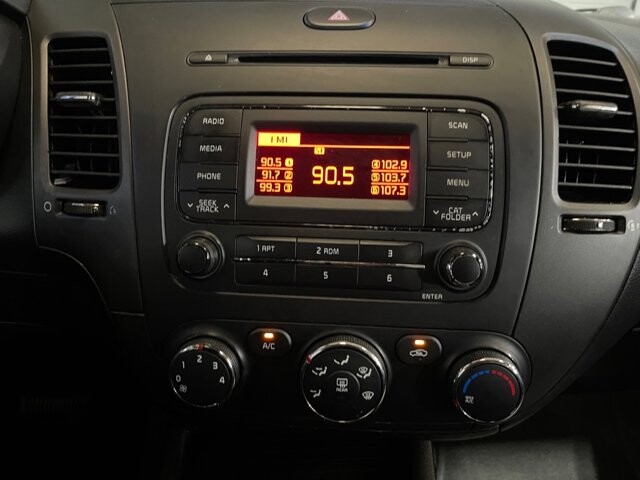 2016 Kia Forte in Conyers, GA 30094 - 18066537 13