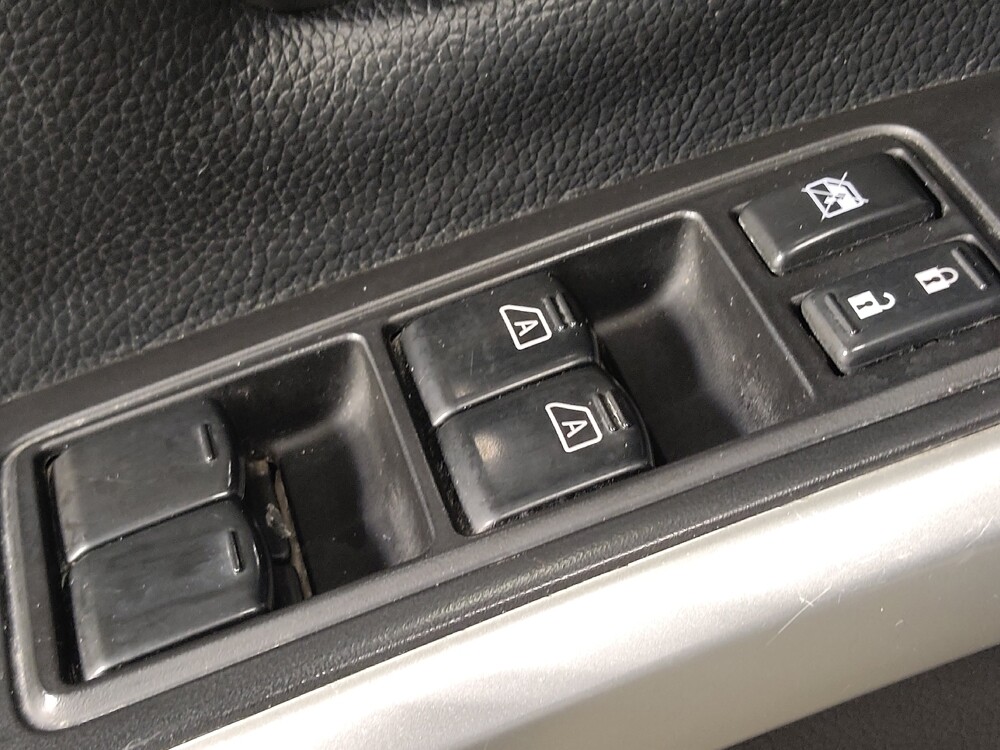 2017 Nissan Titan in Columbia, SC 29210 - 18066679 27