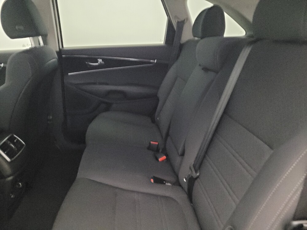 2019 Kia Sorento in Plymouth Meeting, PA 19462 - 18066737 18