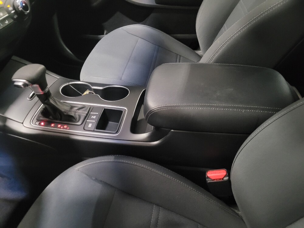 2019 Kia Sorento in Plymouth Meeting, PA 19462 - 18066737 26