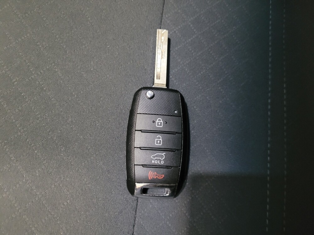 2019 Kia Sorento in Plymouth Meeting, PA 19462 - 18066737 32