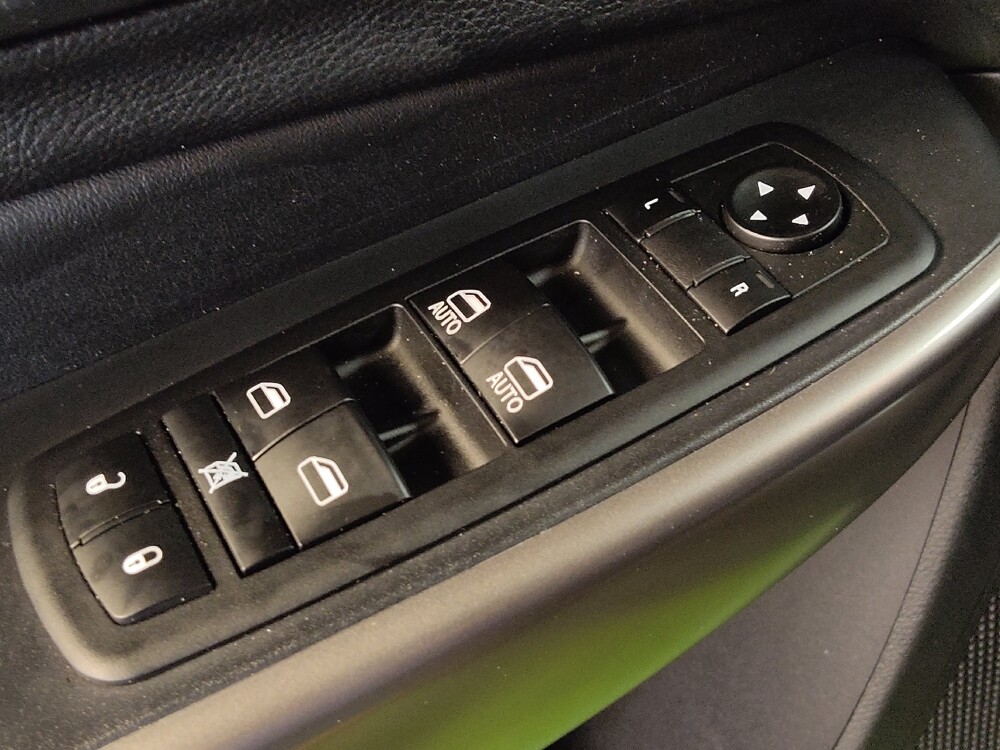 2019 Jeep Cherokee in Bradenton, FL 34207 - 18066925 27