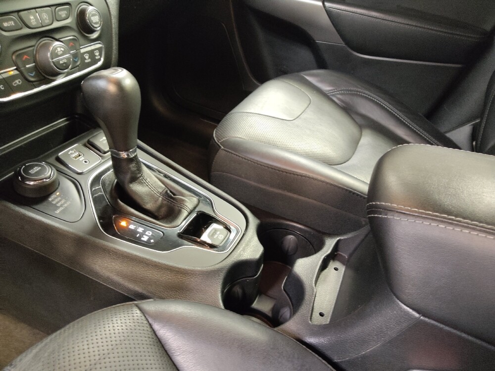 2019 Jeep Cherokee in Bradenton, FL 34207 - 18066925 26