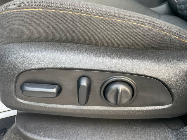 2018 Chevrolet Equinox in Baltimore, MD 21225 - 18066978 33