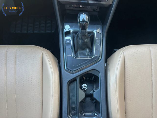 2022 Volkswagen Tiguan in Decatur, GA 30032 - 18066986 32