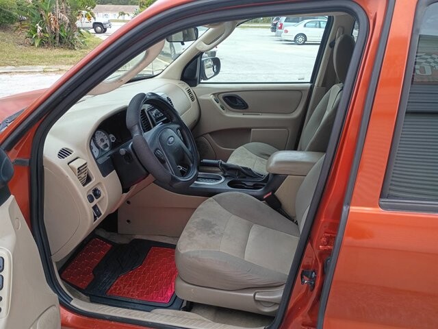 2005 Ford Escape in Hudson, FL 34669 - 18066988 11