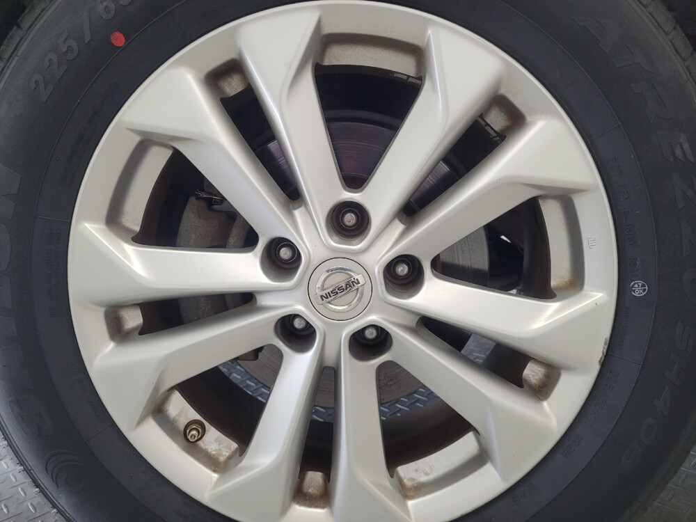 2016 Nissan Rogue in Union City, GA 30291 - 18067000 31