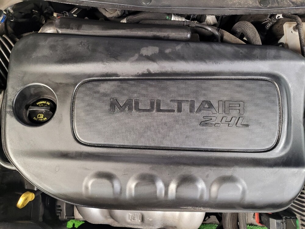 2019 Jeep Cherokee in Tampa, FL 33612 - 18067047 30