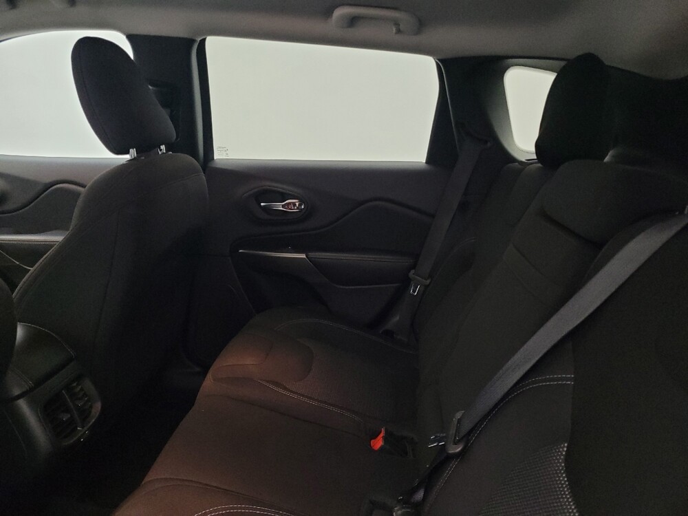 2019 Jeep Cherokee in Tampa, FL 33612 - 18067047 18