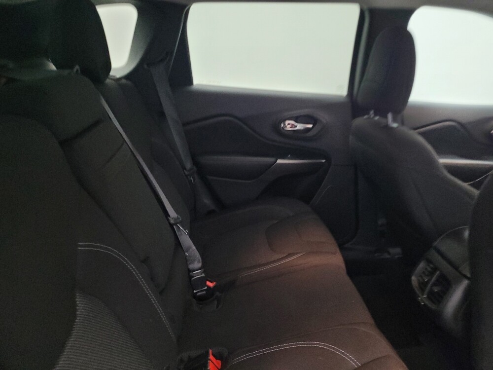 2019 Jeep Cherokee in Tampa, FL 33612 - 18067047 19