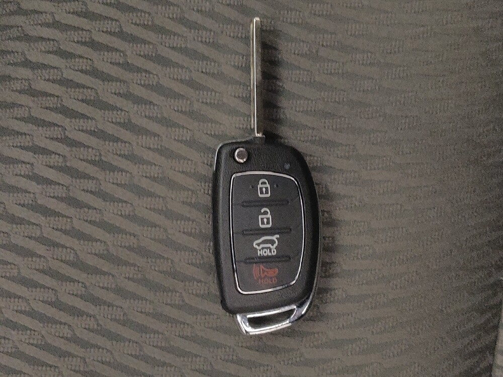 2016 Hyundai Santa Fe in Pensacola, FL 32505 - 18067063 32