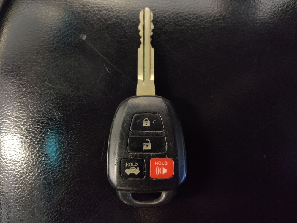 2017 Toyota Camry in Houston, TX 77060 - 18067099 32