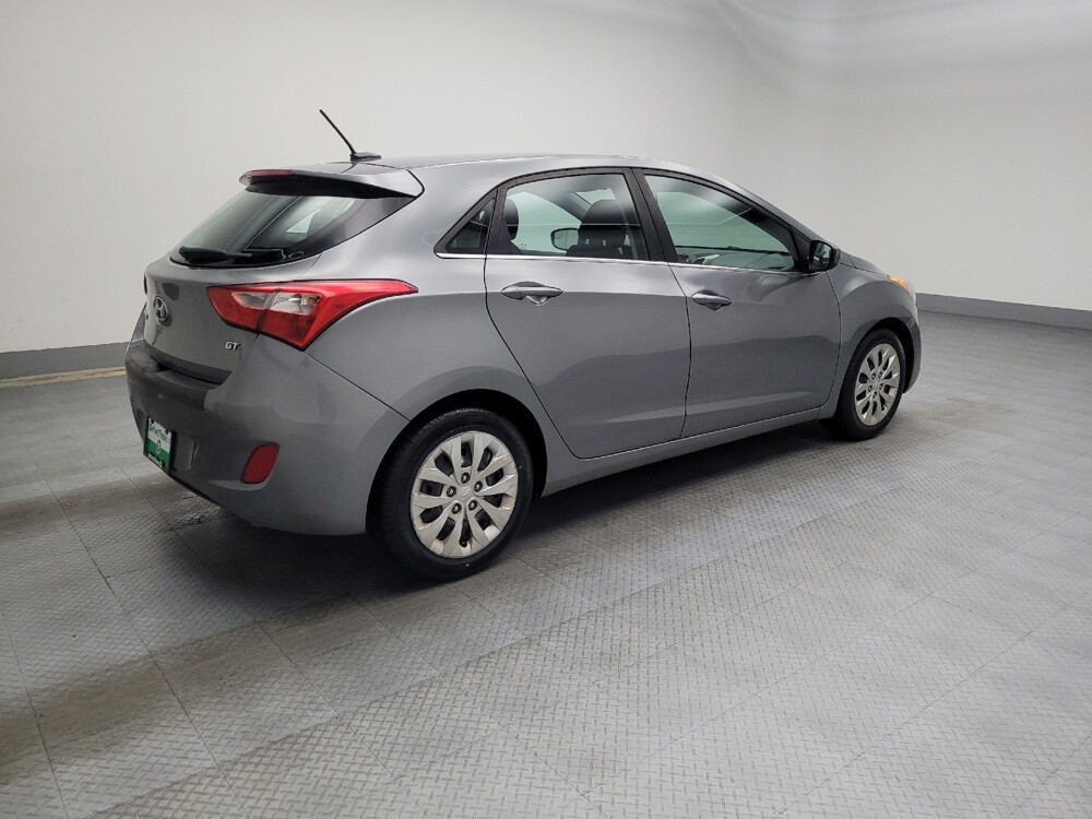 2017 Hyundai Elantra in Peoria, IL 61615 - 18067193 10
