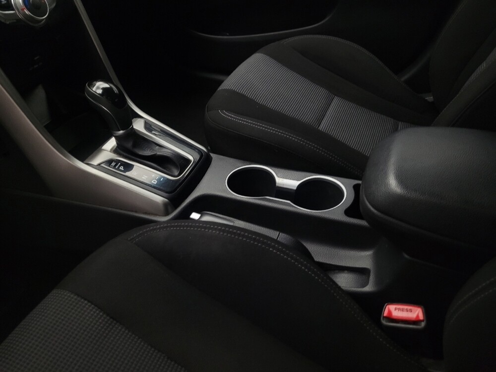 2017 Hyundai Elantra in Peoria, IL 61615 - 18067193 26