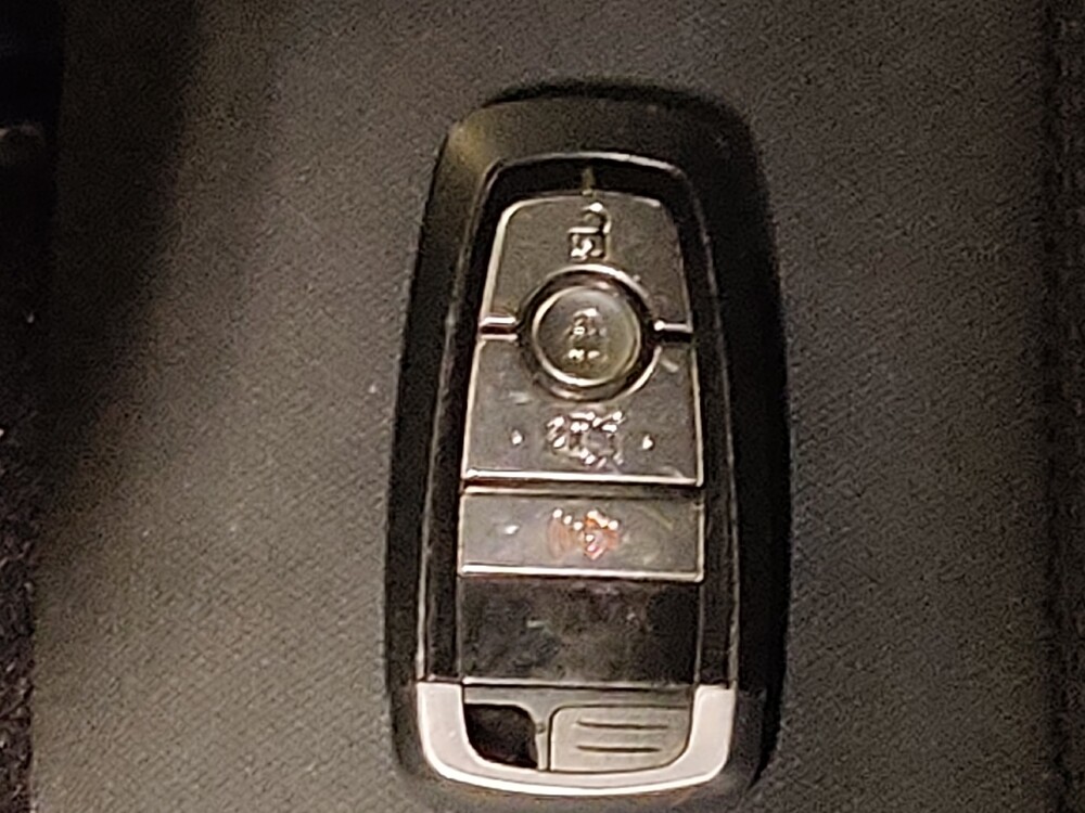 2017 Ford Fusion in Hialeah, FL 33014 - 18067198 32