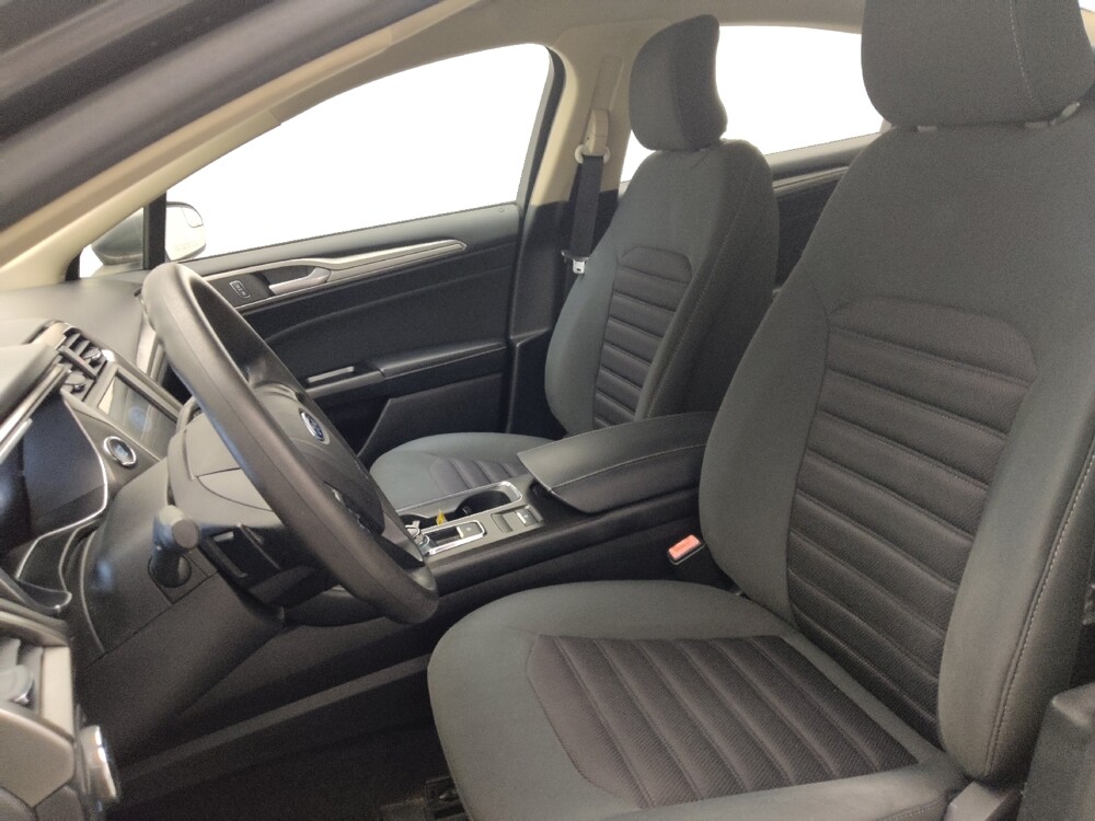 2017 Ford Fusion in Hialeah, FL 33014 - 18067198 17