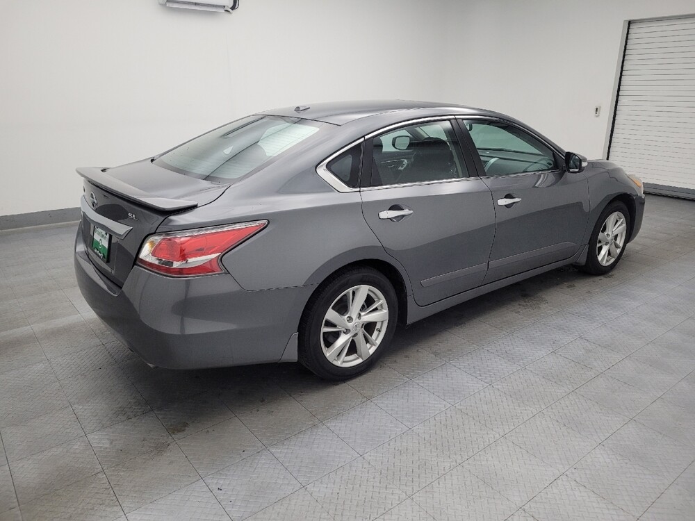 2015 Nissan Altima in Maple Heights, OH 44137 - 18067220 10