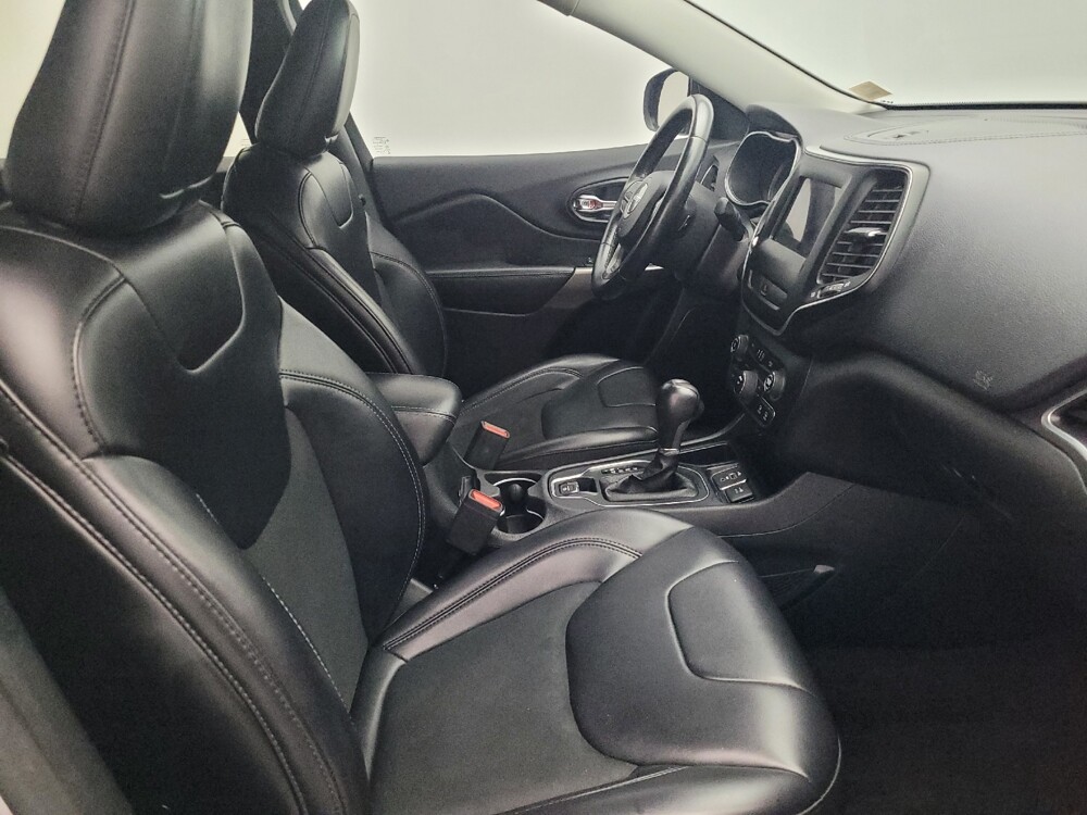 2019 Jeep Cherokee in Ocala, FL 34471 - 18067403 21