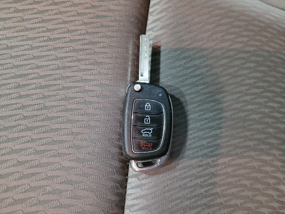 2018 Hyundai Santa Fe in Pittsburgh, PA 15236 - 18067429 32