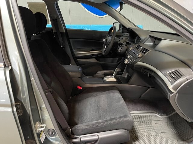 2008 Honda Accord in Conyers, GA 30094 - 18067440 16