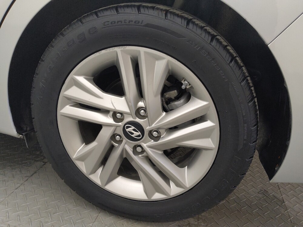 2019 Hyundai Elantra in Live Oak, TX 78233 - 18067507 31