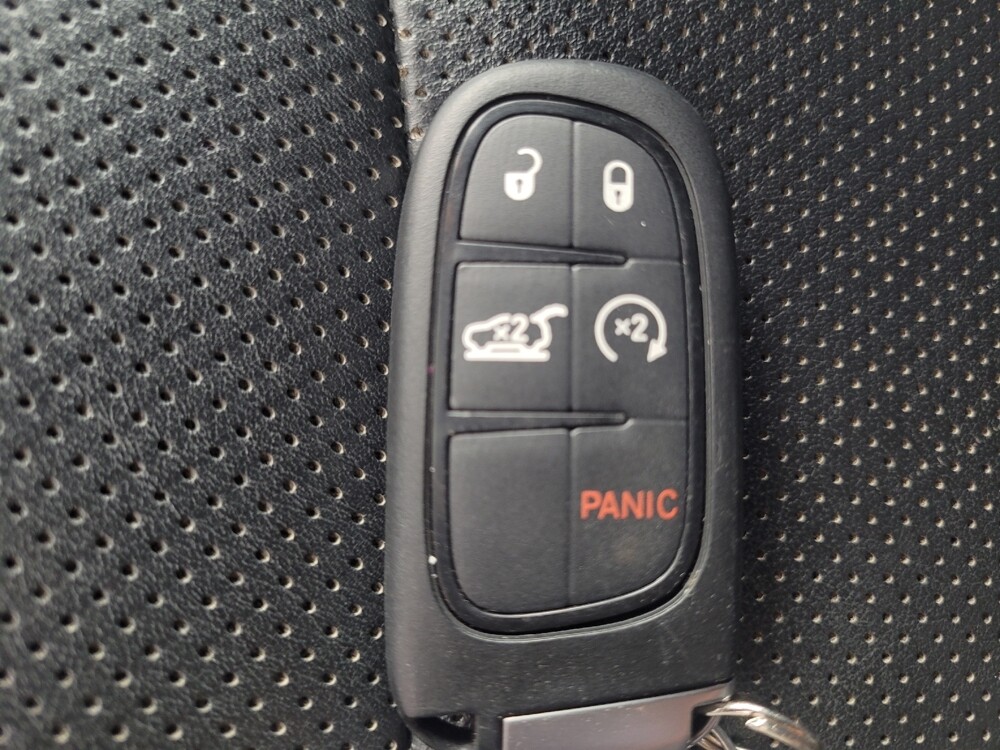 2019 Jeep Cherokee in Fort Myers, FL 33907 - 18067547 32