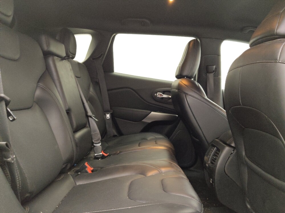 2019 Jeep Cherokee in Fort Myers, FL 33907 - 18067547 19