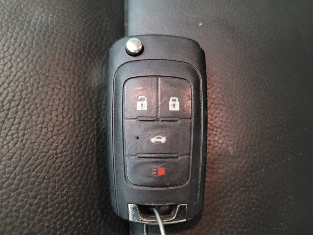 2016 Chevrolet Cruze in Bakersfield, CA 93309 - 18067551 32