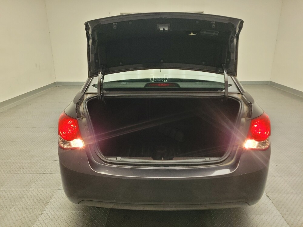 2016 Chevrolet Cruze in Bakersfield, CA 93309 - 18067551 29