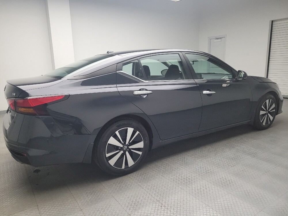 2022 Nissan Altima in Eastpointe, MI 48021 - 18067663 10