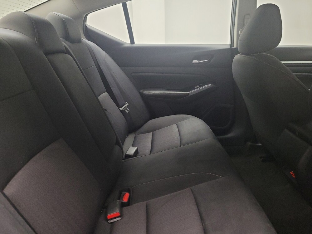 2022 Nissan Altima in Eastpointe, MI 48021 - 18067663 19