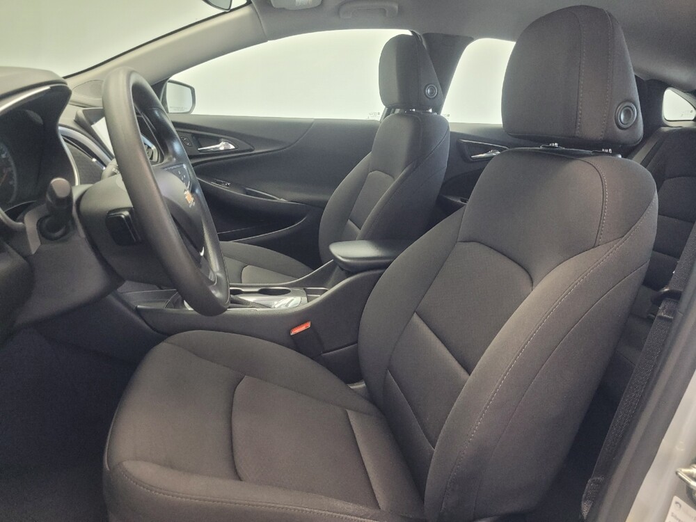 2020 Chevrolet Malibu in Ft Wayne, IN 46805 - 18067706 17