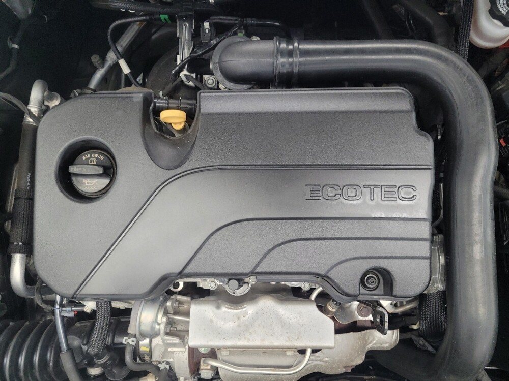 2020 Chevrolet Malibu in Ft Wayne, IN 46805 - 18067706 30