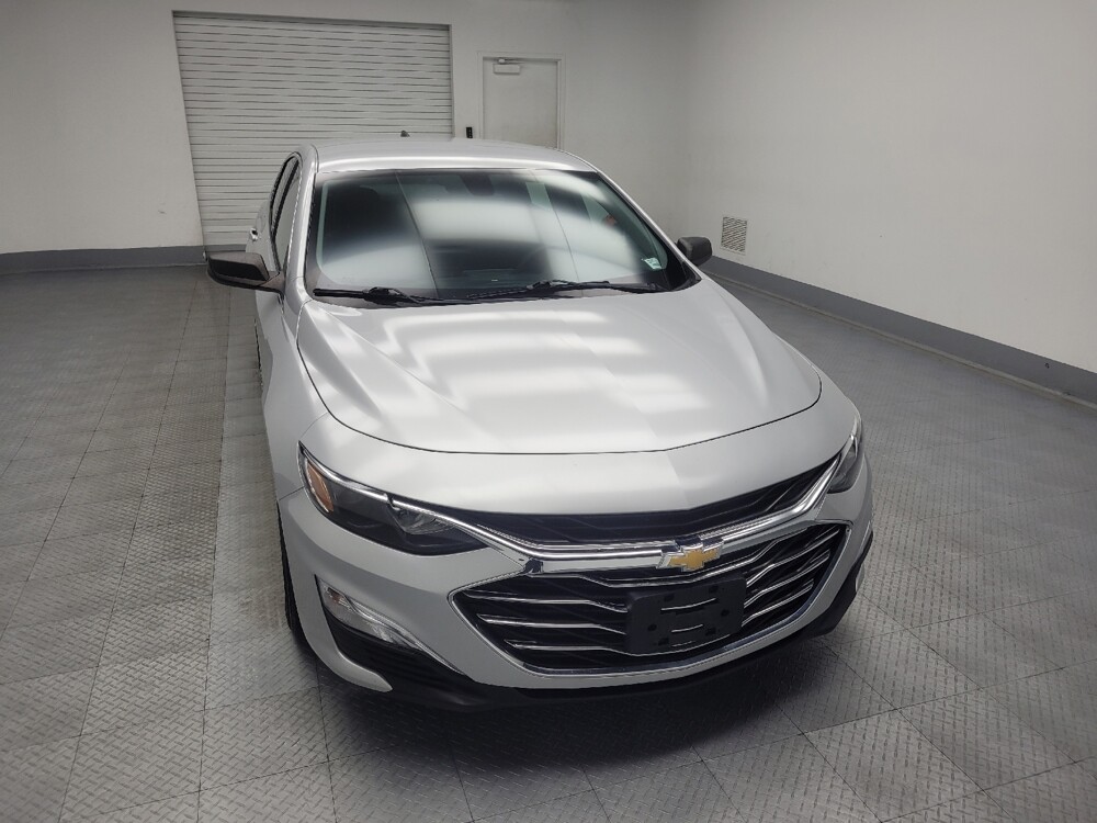 2020 Chevrolet Malibu in Ft Wayne, IN 46805 - 18067706 14