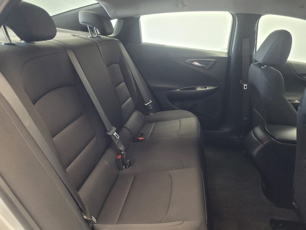 2020 Chevrolet Malibu in Ft Wayne, IN 46805 - 18067706 19