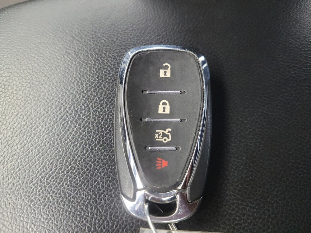 2020 Chevrolet Malibu in Ft Wayne, IN 46805 - 18067706 32