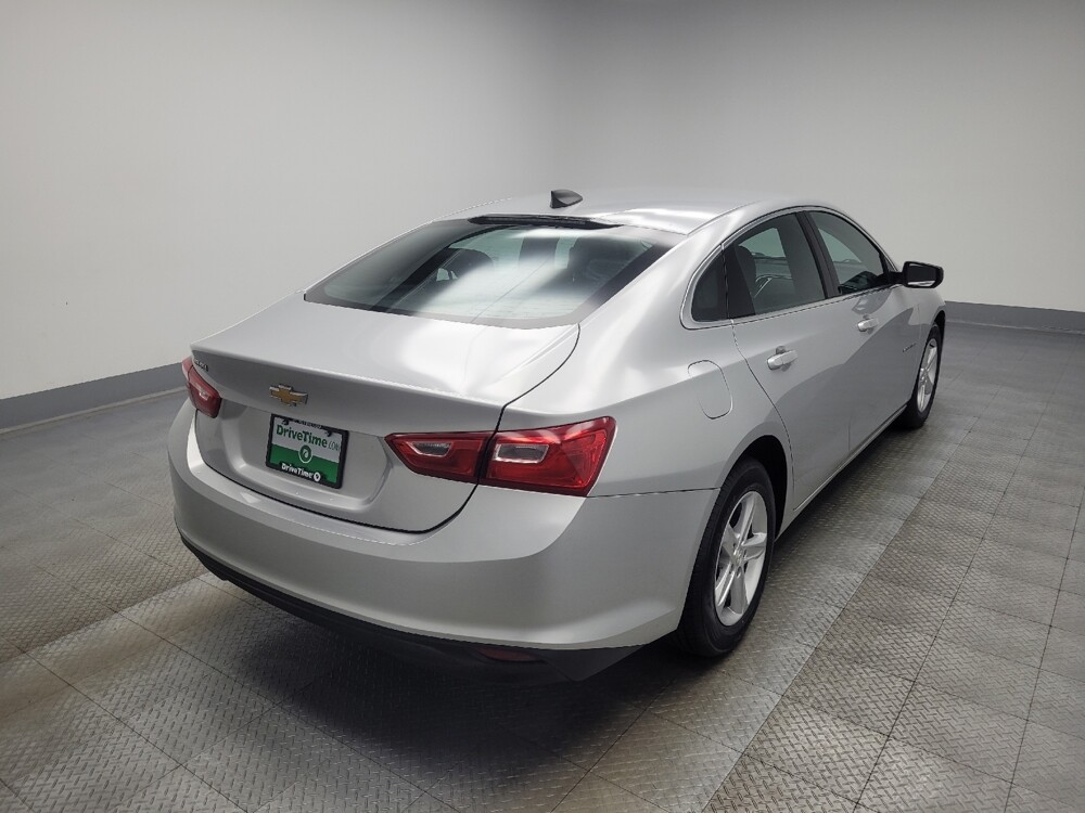 2020 Chevrolet Malibu in Ft Wayne, IN 46805 - 18067706 9