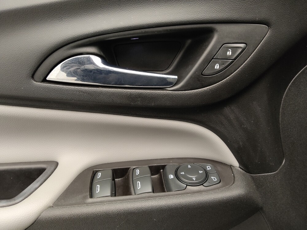 2020 Chevrolet Equinox in Denver, CO 80012 - 18067712 27