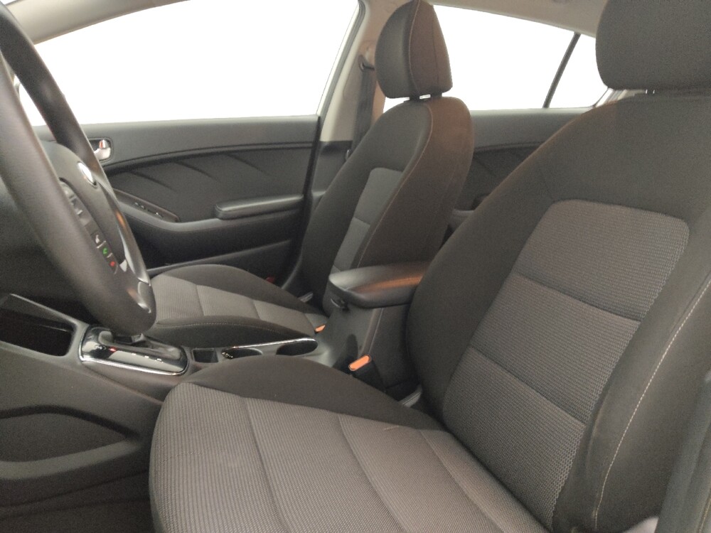 2017 Kia Forte in Stone Mountain, GA 30083 - 18067737 17