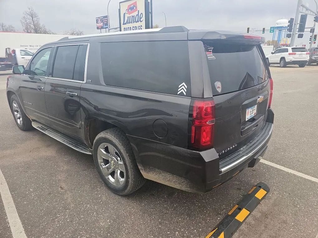 2015 Chevrolet Suburban in Wadena, MN 56482 - 18067780 10